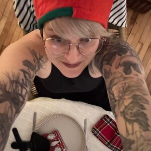 Meet your Posher, Claire